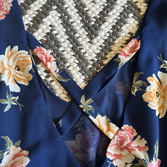 Lush Floral Romper XS - Picture 4 of 5